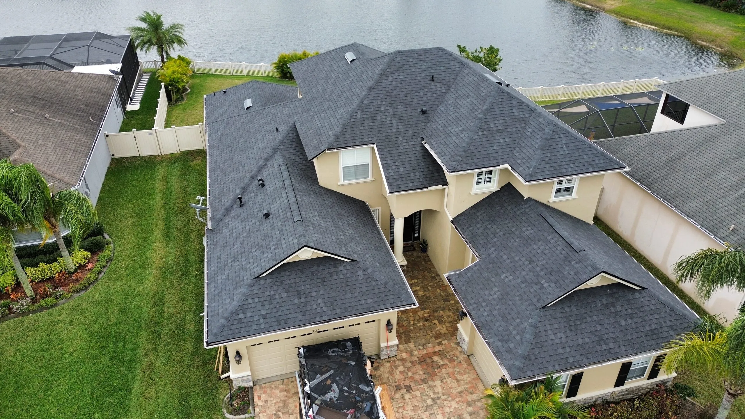 Roof Repair and Insurance Claims in Florida: What Homeowners Need to Know (2025 Guide)