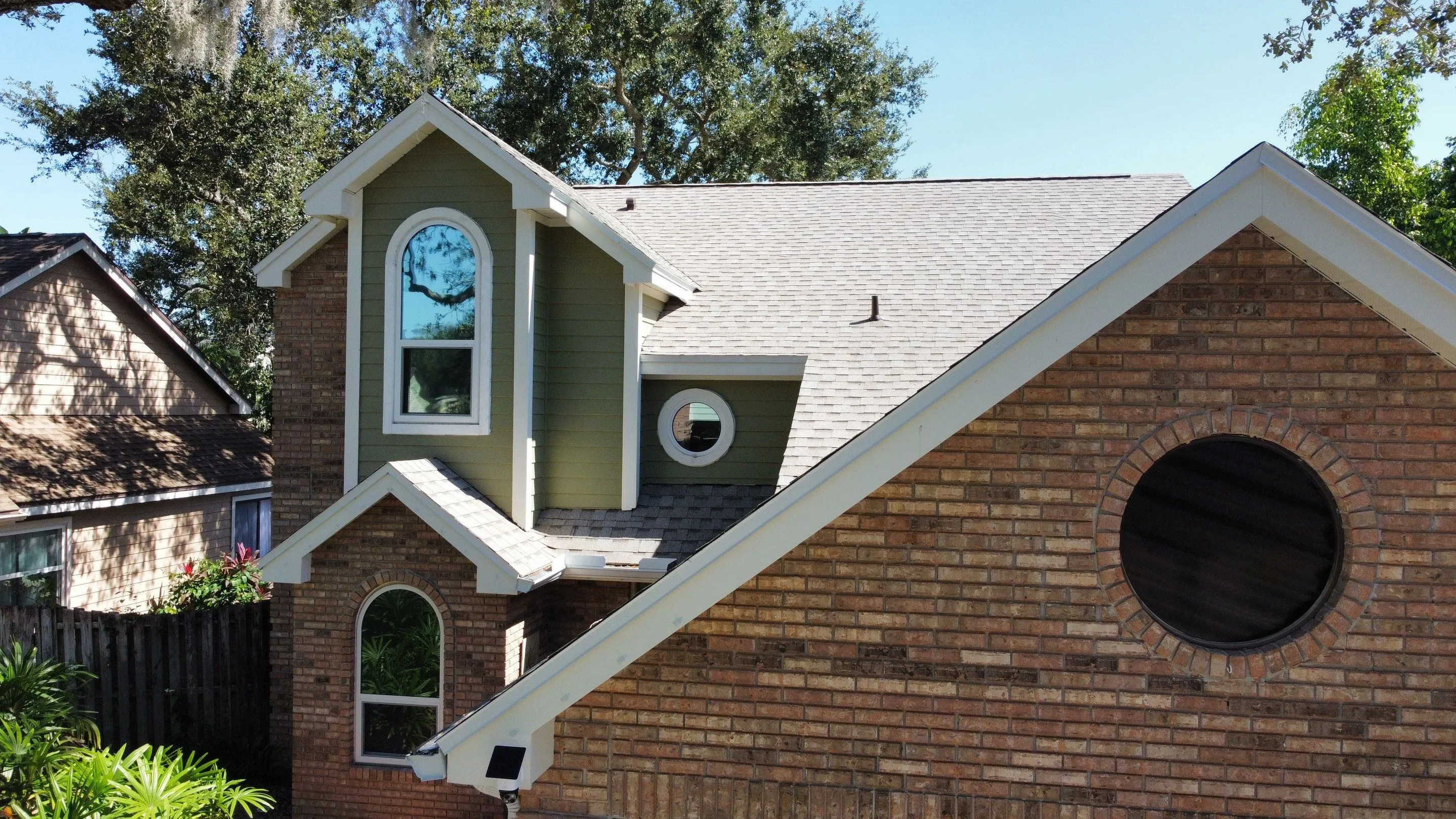 Warning Signs Your Attic May Be Contributing to Roof Problems